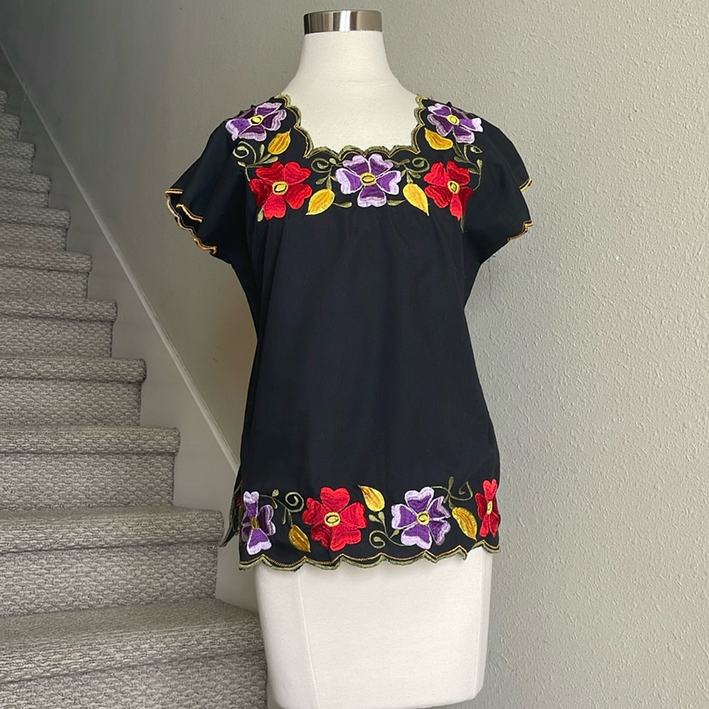 Traditional Oaxacan Sz 34 (L?) Black Embroidered Floral Blouse